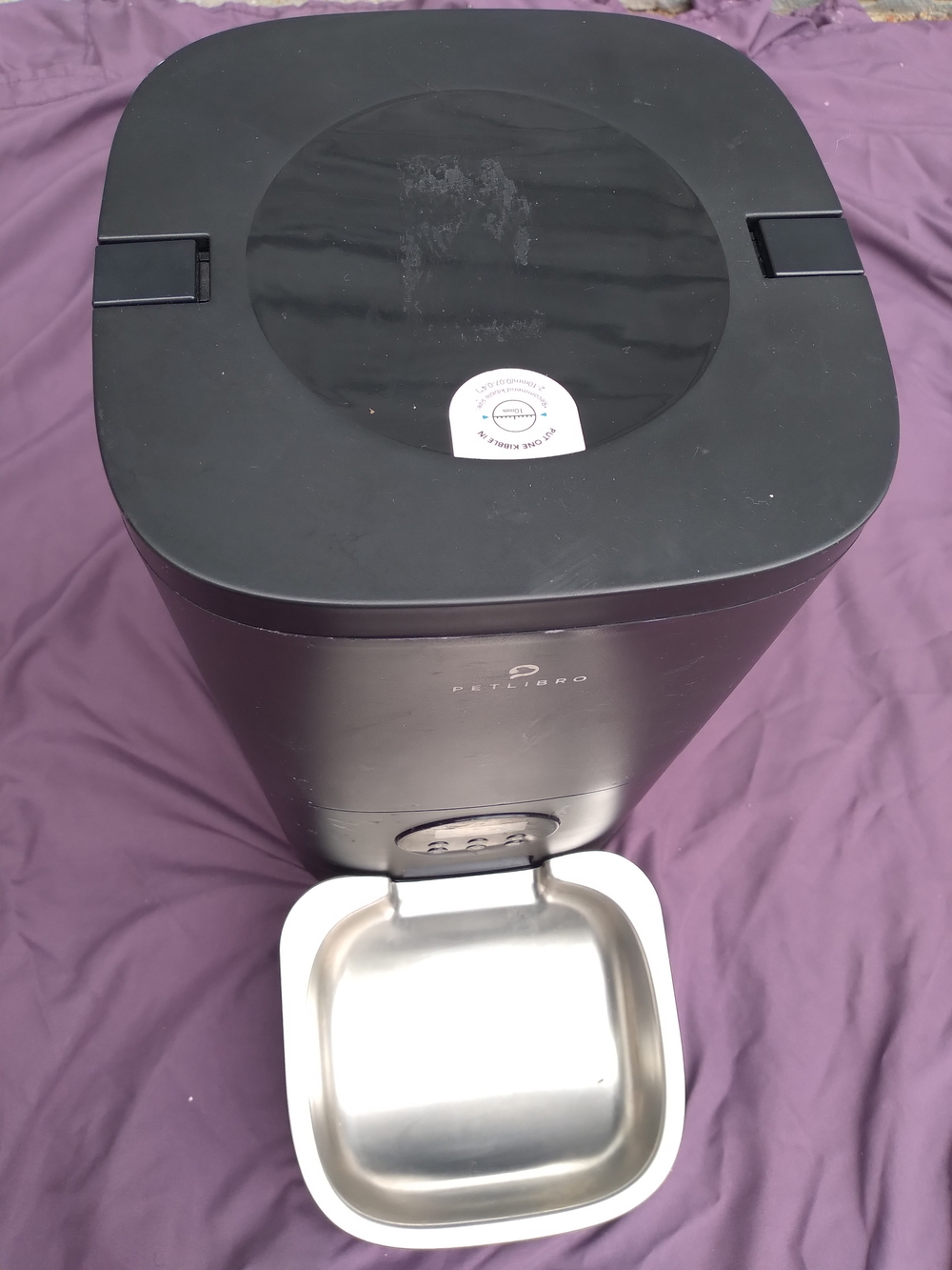 Automatic Pet Feeder in Black